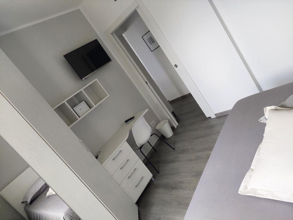 דומאסו Casa Vacanze Perla Del Lago מראה חיצוני תמונה